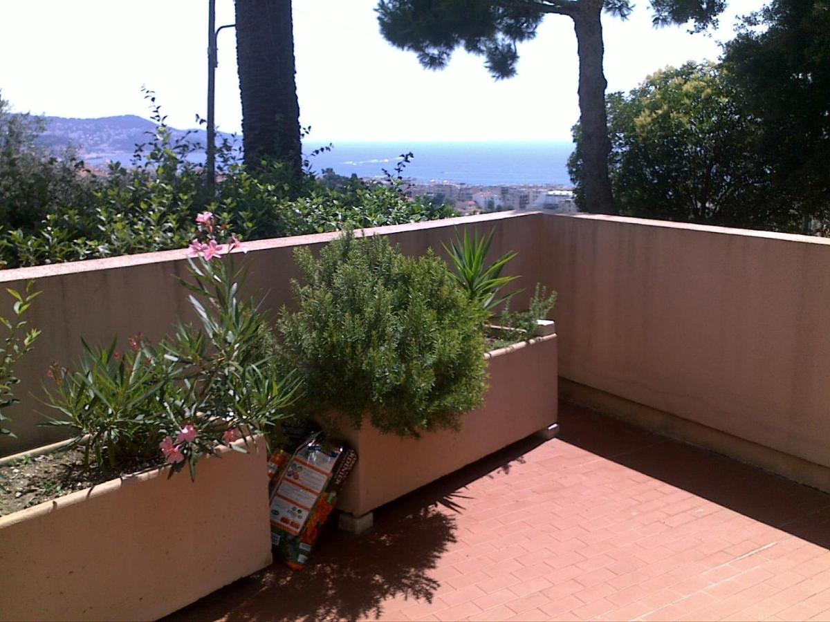 Relaxing Place With Wonderful View...Calme Avec Vue Magnifique Sur La Baie Des Anges, Mais En Campagne A 12 Minutes De La Promenade Des Anglais Ница Екстериор снимка